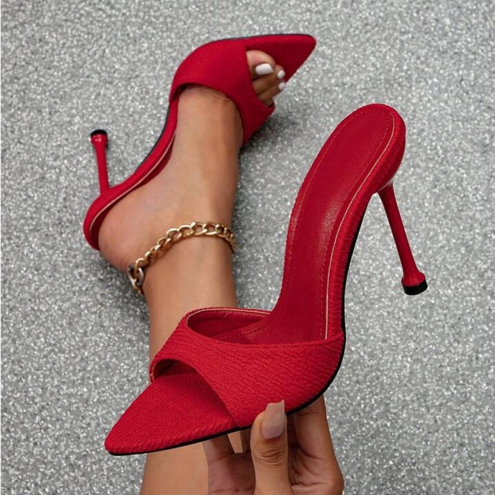 NWOT SHEIN Bold Red Heeled Mules